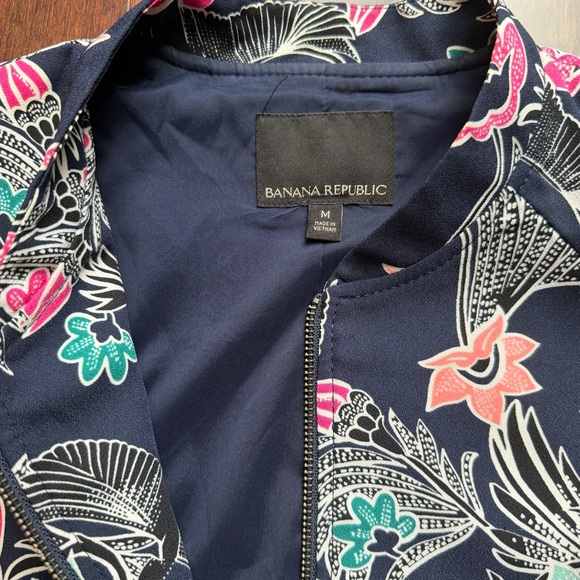 Banana Republic Bird Print Drapey Women’s Bomber Jacket in navy Size Medium - Picture 3 of 7